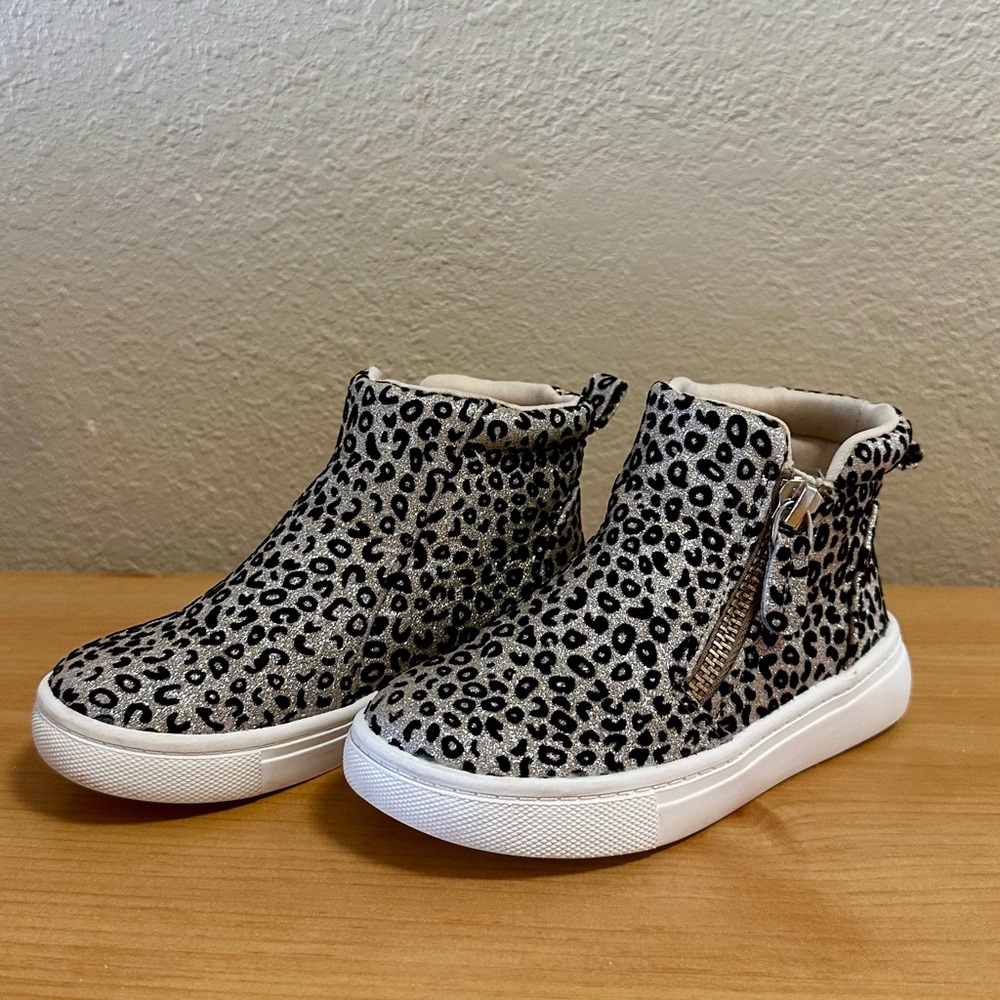 Toddler Glitter Leopard Zip Ankle Bootie